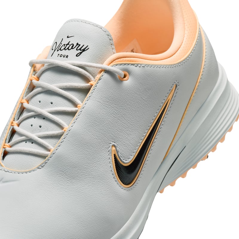 Zapatos de golf Nike Victory Tour 4 "Photon Dust & Tangerine Tint" | Hombre | Golf | 08 | SPORTSHOWROOM
