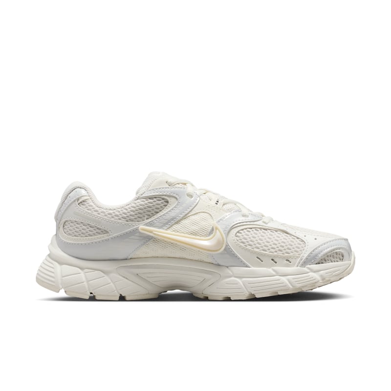 Sneakersy Nike V5 RNR "Phantom & Sail" | Kobiety | Sportstyle | 03 | SPORTSHOWROOM