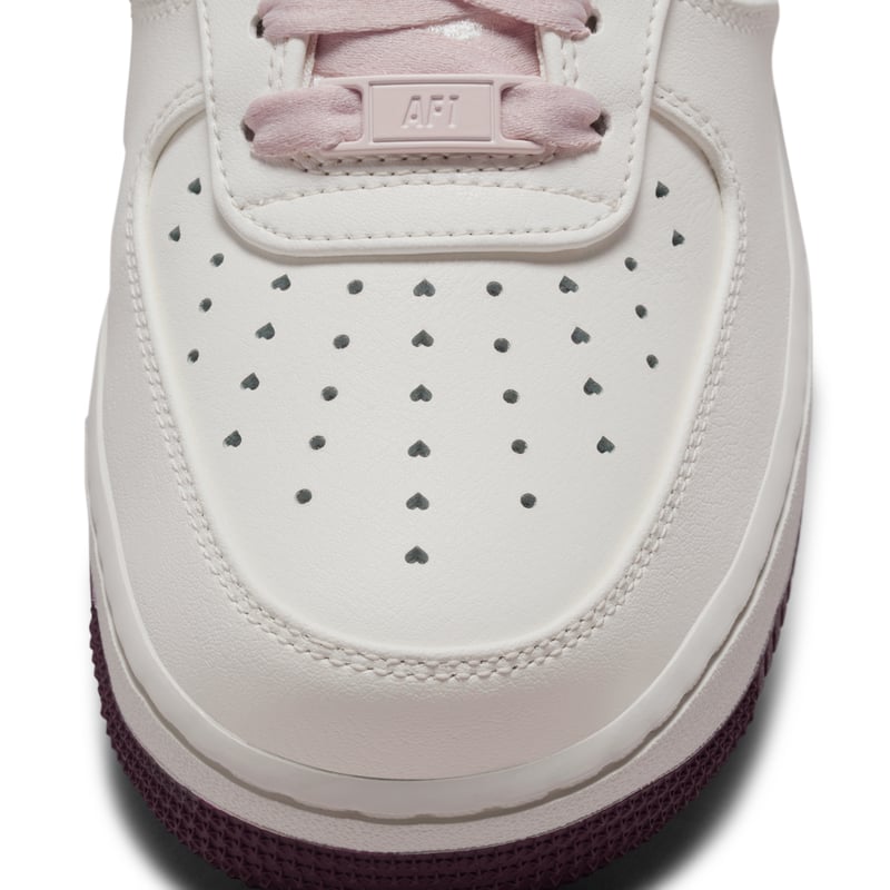 Nike Air Force 1 '07 trainers "Valentine's Day" | Women | SportStyle | 10 | SPORTSHOWROOM