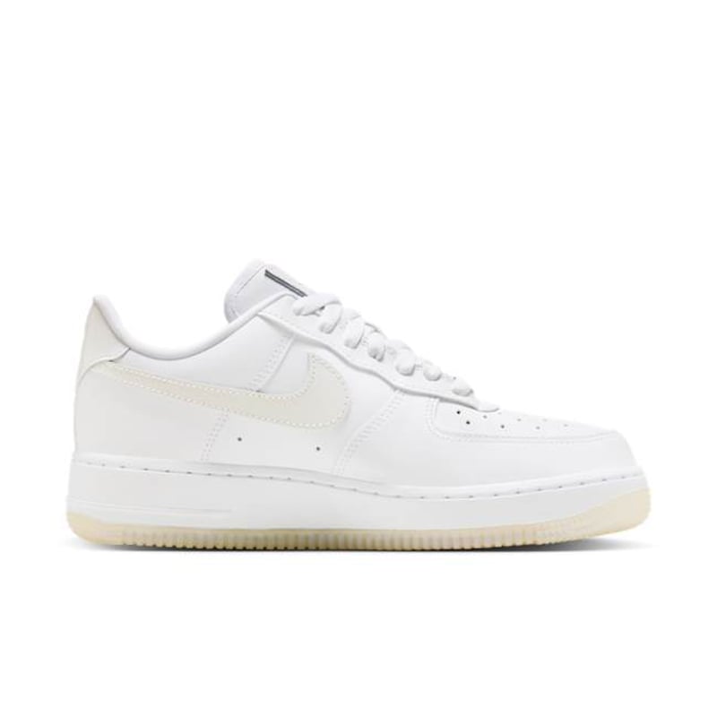 Nike Air Force 1 '07 LX FZ5531-111 03