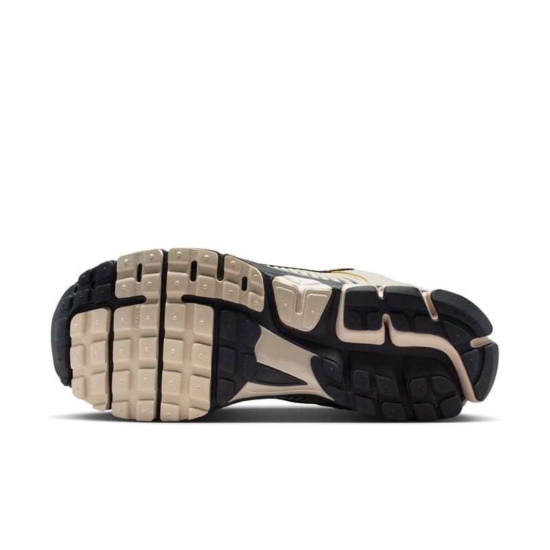 Nike Zoom Vomero 5 FJ4151-008 02