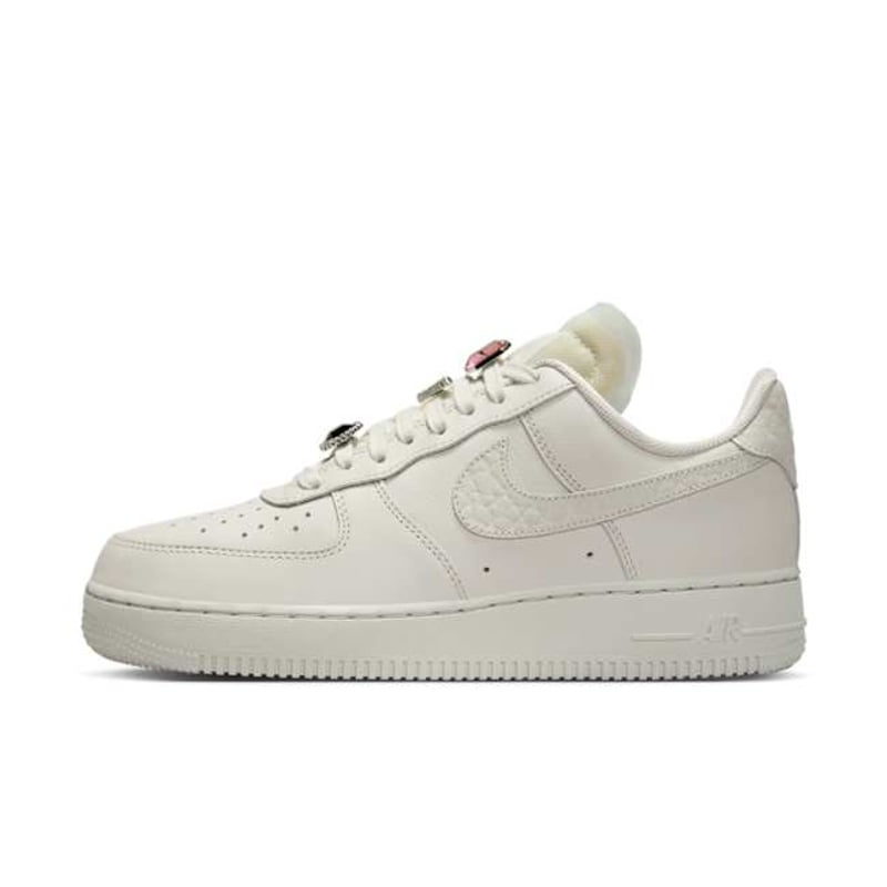 Nike Air Force 1 Low Premium DN5463-001 01