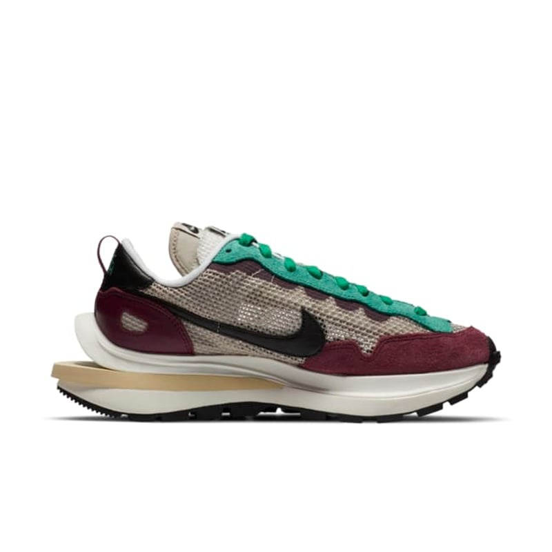 Nike VaporWaffle x sacai DD3035-200 03
