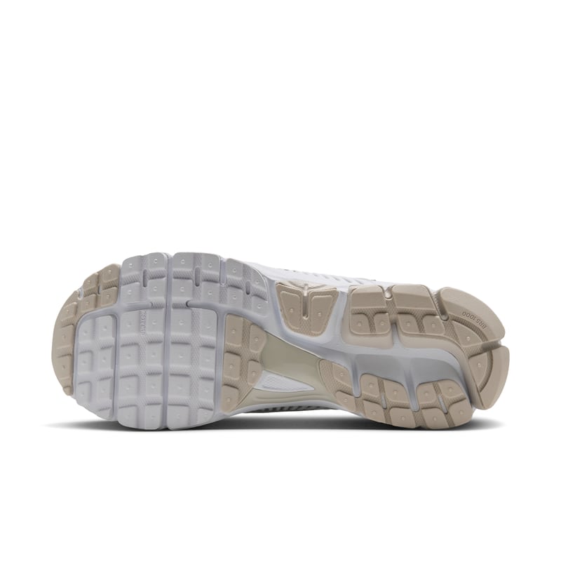 Sneakersy Nike Zoom Vomero 5 "Light Bone & Metallic Silver" | Kobiety | Sportstyle | 02 | SPORTSHOWROOM