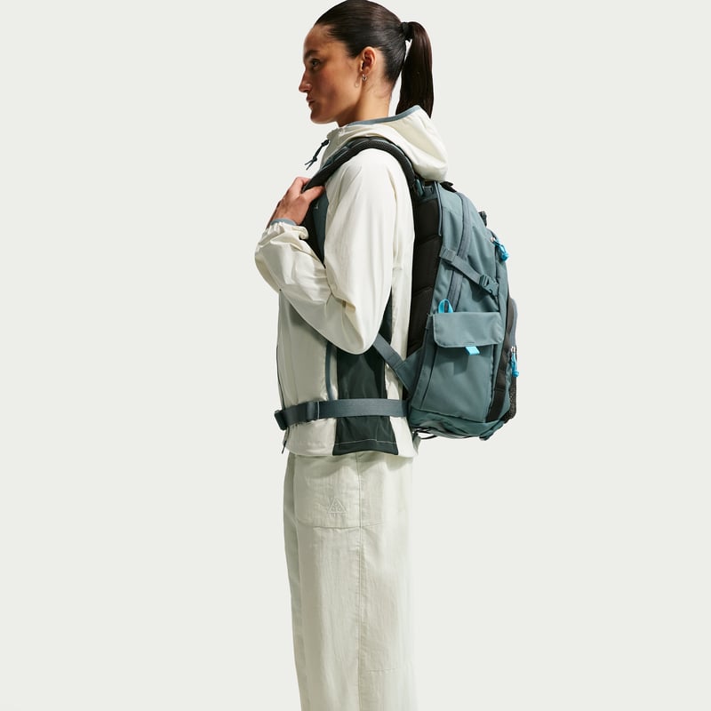 Nike ACG 'Dolomiti' IF0141-020 04