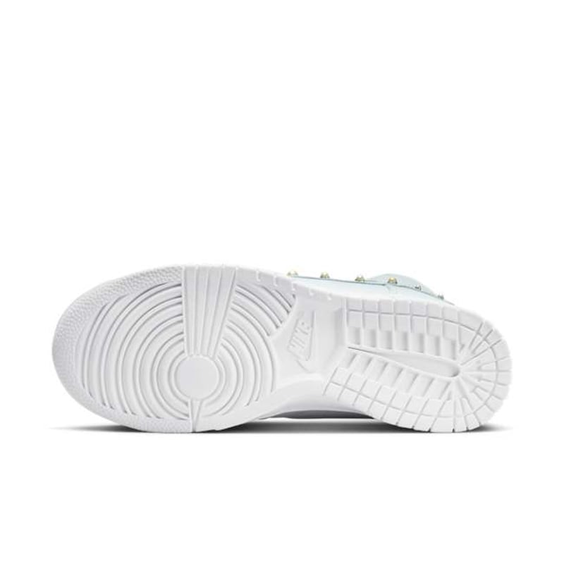 Nike Dunk High SE DR5488-001 02