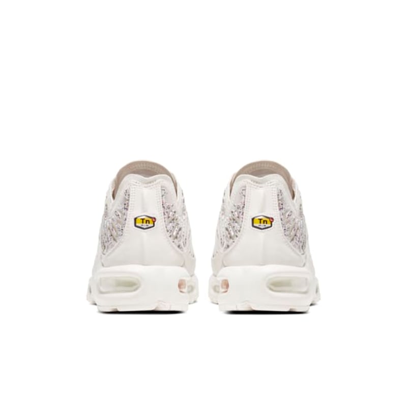 Nike Air Max Plus AR0970-002 06