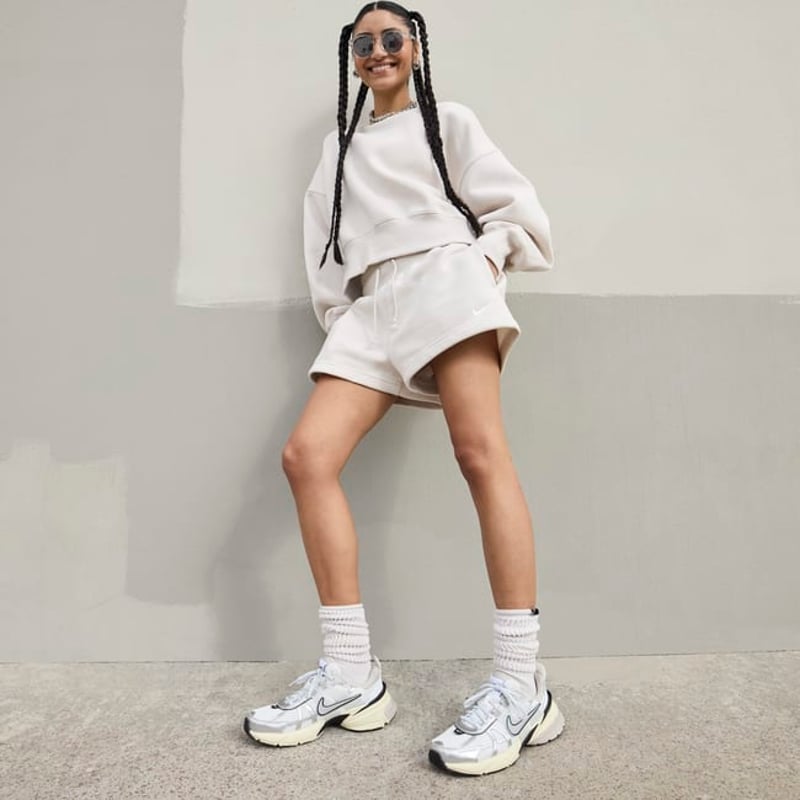 Nike V2K Run FD0736-100 02