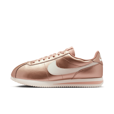 Обувки Nike Cortez "Metallic Red Bronze & Rose Whisper" | Жени | Sportstyle | 01 | SPORTSHOWROOM