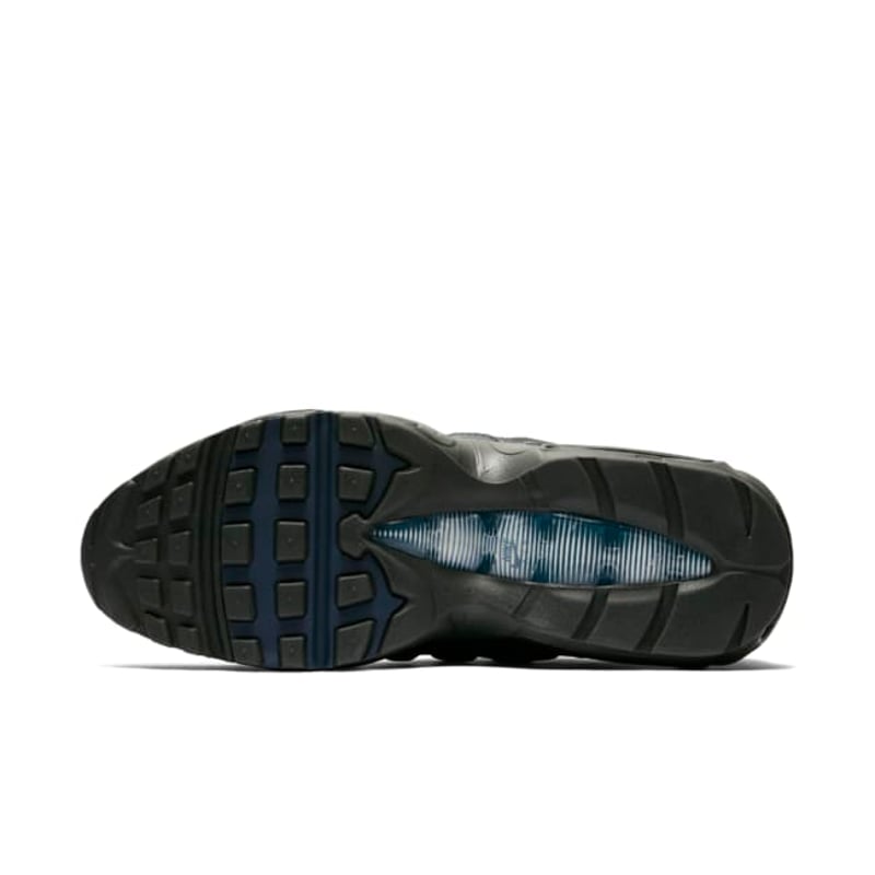 Nike Air Max 95 Essential 749766-400 02