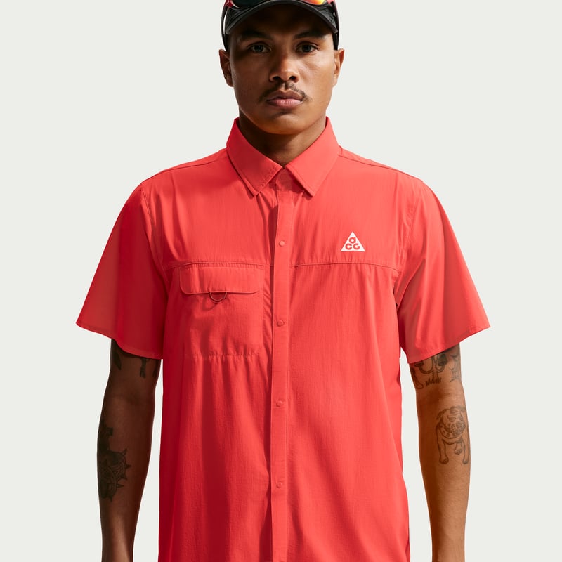 Top Nike ACG "Aireez" Button-Up "Light Crimson" | Hombre | Aire Libre | 01 | SPORTSHOWROOM