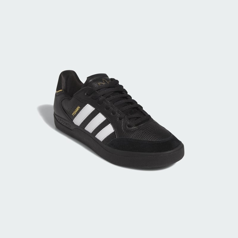 adidas Tyshawn Low IE3124 04