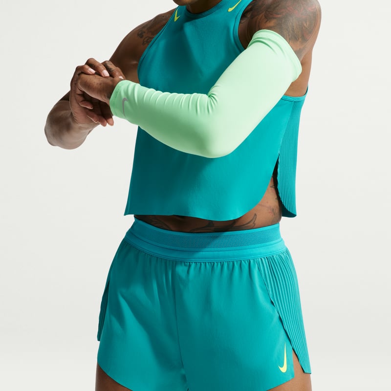 Nike AeroSwift Dri-FIT ADV Mid-Rise 3" Brief-Lined Shorts "Energy & Lemon Venom" | Dames | Hardlopen | 02 | SPORTSHOWROOM