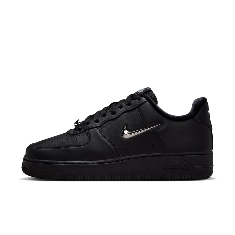 Nike Air Force 1 '07 ‘Chrome Swoosh’ sneakers "Black" | Dame | Sportstyle | 01 | SPORTSHOWROOM