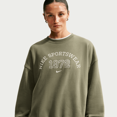 Nike Studio Fleece Medium Weight Oversized Crew Genser "Medium Olive" | Dame | | 00 | SPORTSHOWROOM