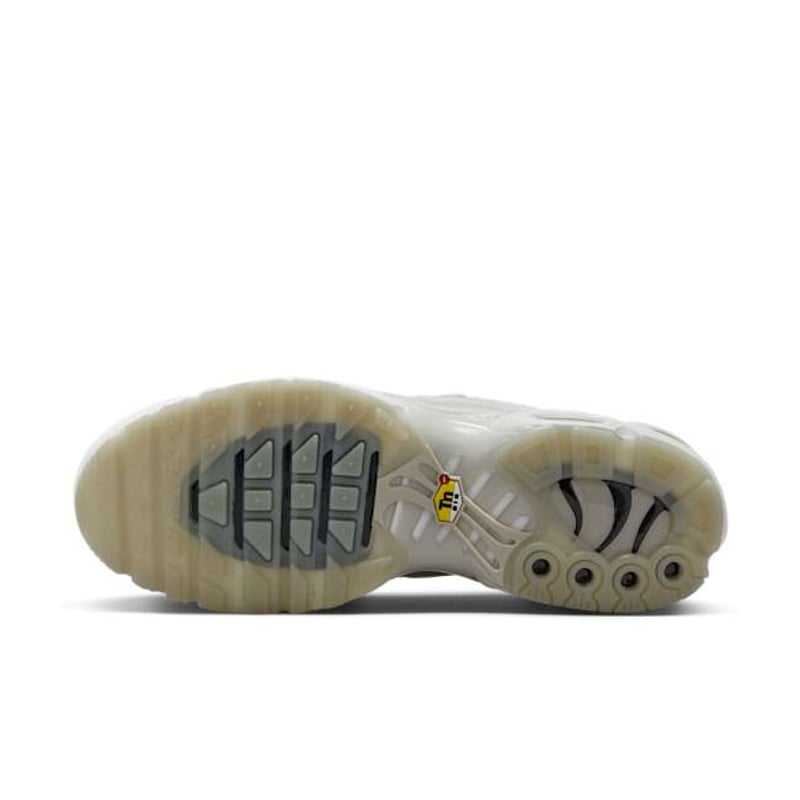 Nike Air Max Plus x A-COLD-WALL* Nike Air Max Plus x A-COLD-WALL*