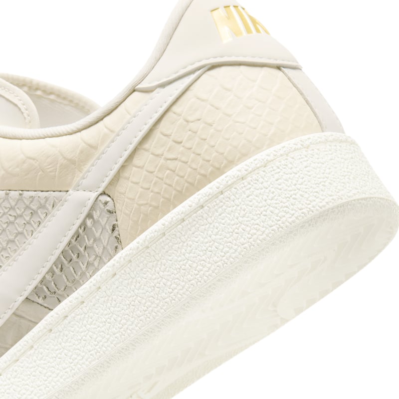Nike Tennis Classic Premium IQ5786-100 08