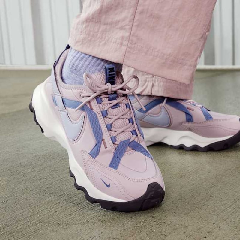 Nike TC 7900 DD9682-002 02