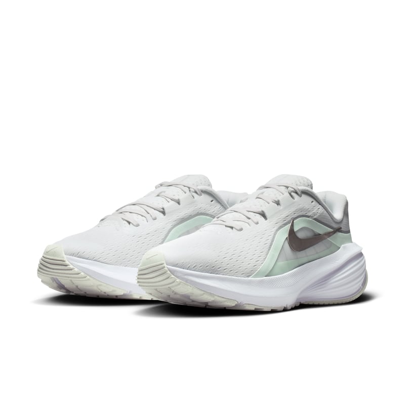 Nike Downshifter 14 löparskor "Off-White & Barely Green" | Kvinnor | Löpning | 05 | SPORTSHOWROOM