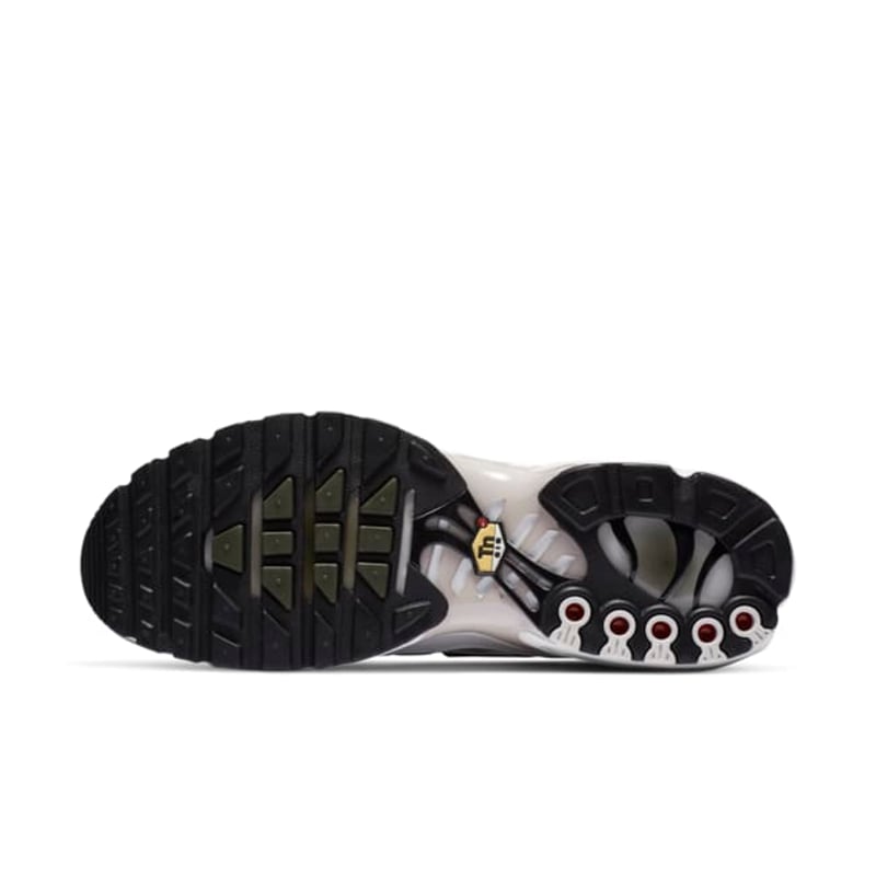 Nike Air Max Plus CZ7553-002 02