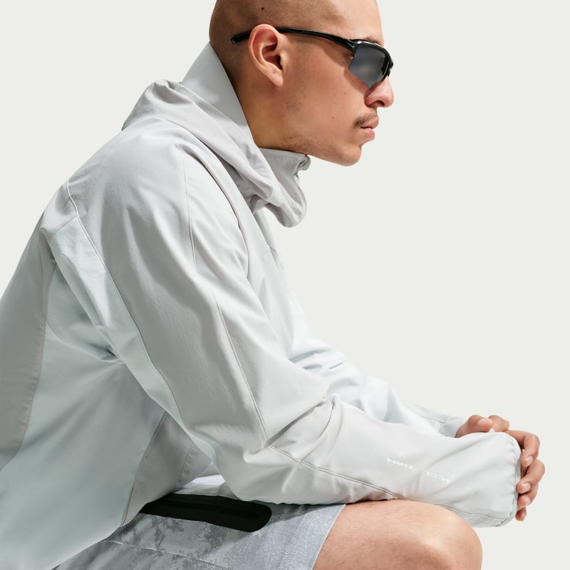 Kurtka Nike Tech Helios Dri-FIT Shell "Grey Fog & Off White" | Mezczyzni | | 02 | SPORTSHOWROOM