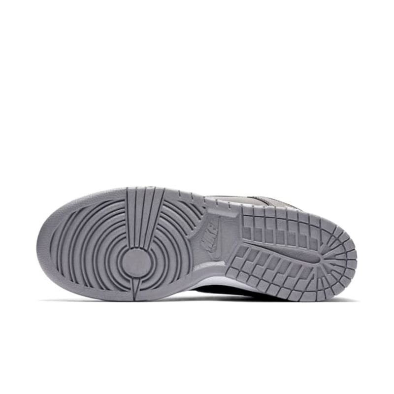 Nike SB Dunk Low x Supreme CK3480-001 02