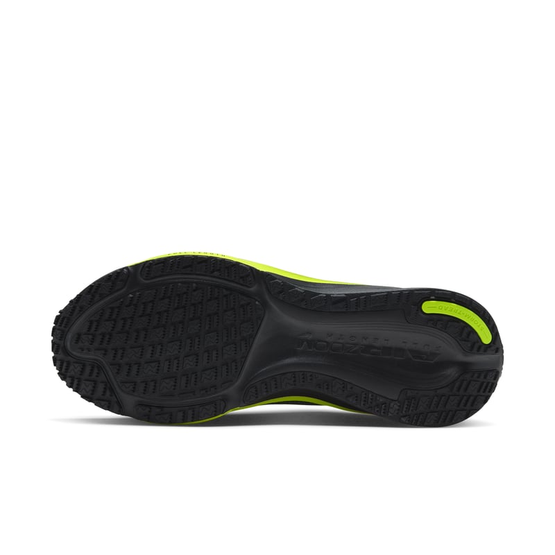 Nike Pegasus 42 GORE-TEX runners "Black & Lemon Venom" | Men | Running | 02 | SPORTSHOWROOM