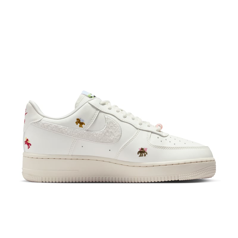 Nike Air Force 1 '07 SE trainers "LNY" | Women | SportStyle | 03 | SPORTSHOWROOM