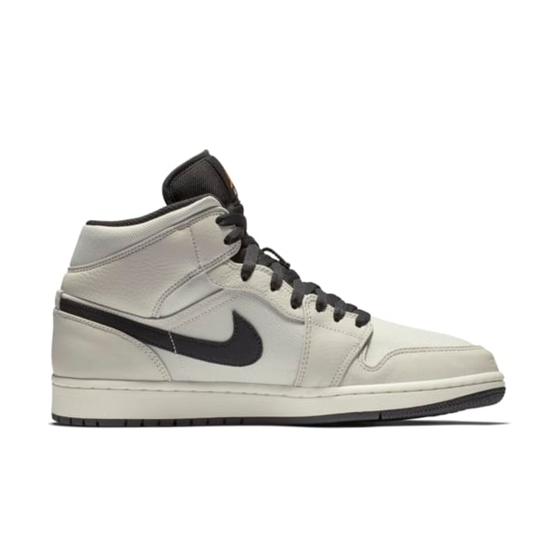 Jordan 1 Retro Mid SE 852542-002 03