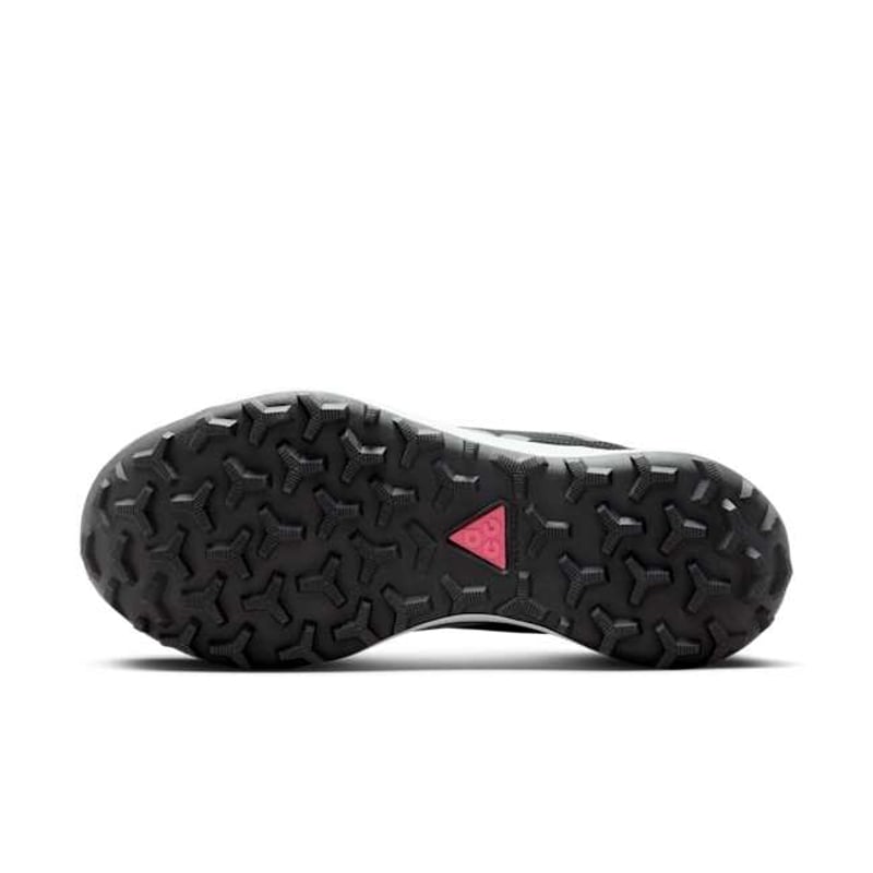 Nike ACG Lowcate SE DR1030-001 02