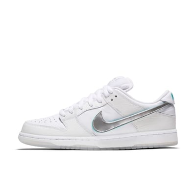 Nike SB Dunk Low Pro x Diamond Supply Co. BV1310-100