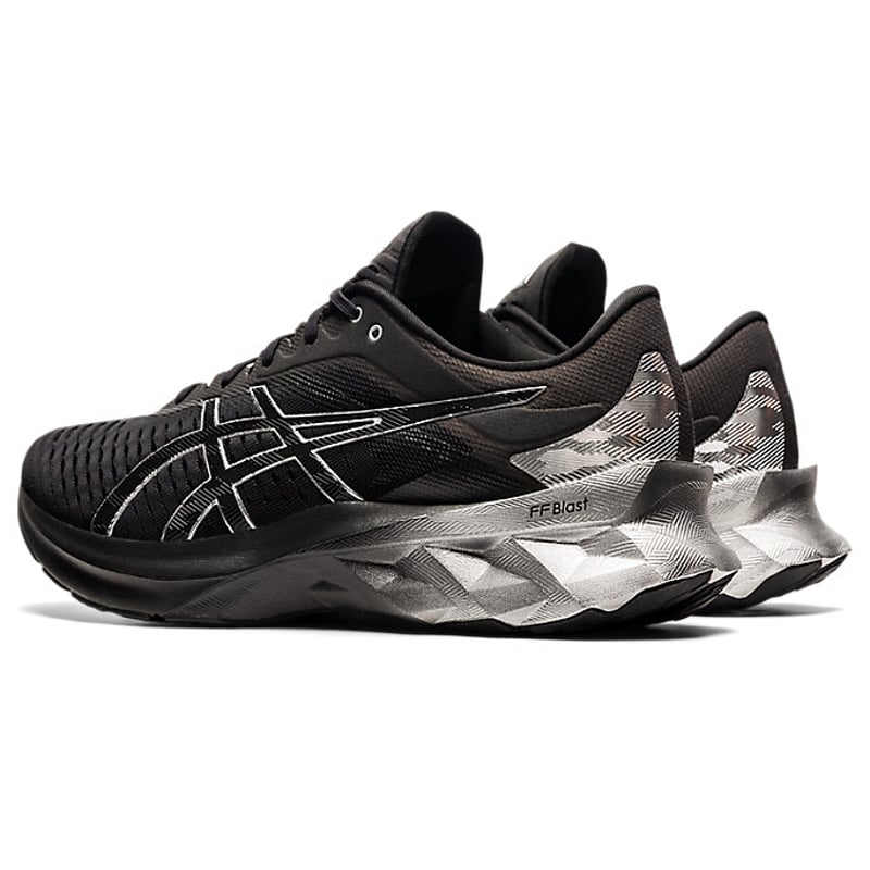 ASICS Novablast 1011B157-001 03