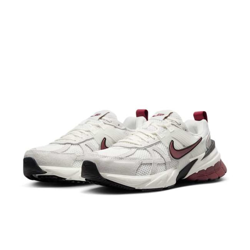 Nike V2K Run SE HQ3500-100 05