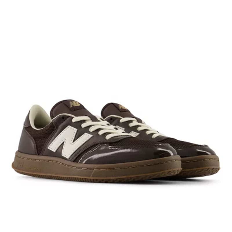 Sneakersy New Balance T500 "Black Coffee & Sea Salt" | Kobiety & Mezczyzni | Sportstyle | 02 | SPORTSHOWROOM