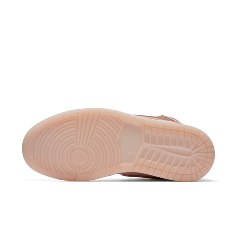 Jordan 1 Retro High AO1847-645 02
