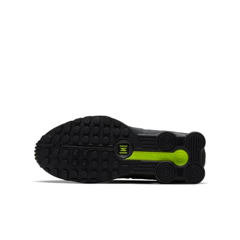 Nike Shox R4 CW2626-002 02