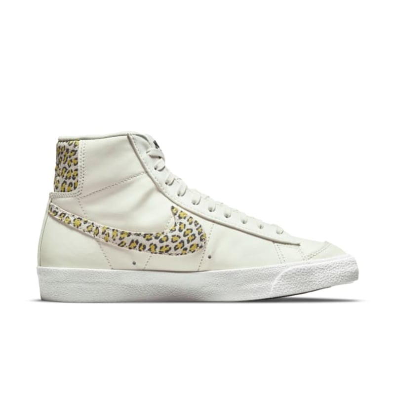 Nike Blazer Mid '77 SE DH9633-100 03