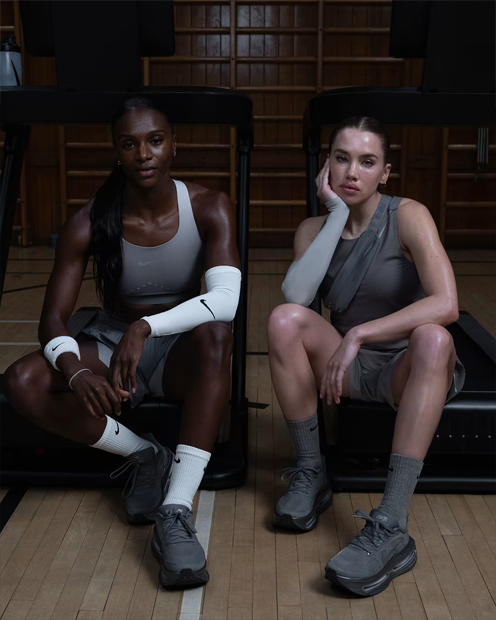 Nike Vomero Premium x Isamaya Ffrench löparskor "Smoke Grey" | Kvinnor | Löpning | 01 | SPORTSHOWROOM