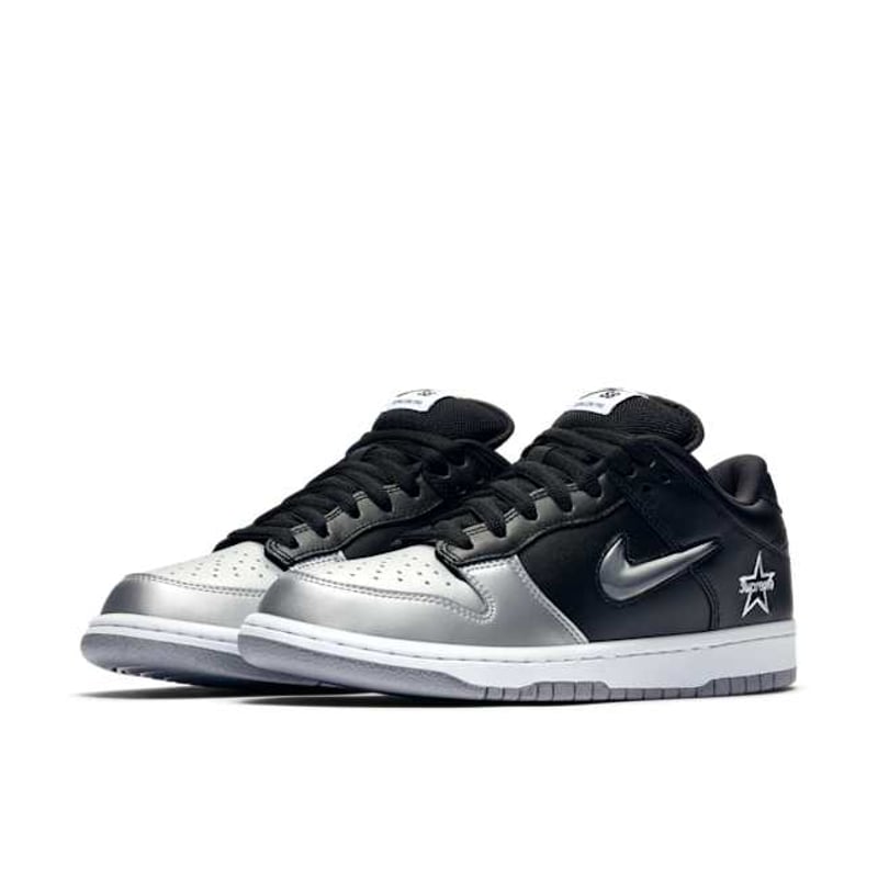 Nike SB Dunk Low x Supreme CK3480-001 05
