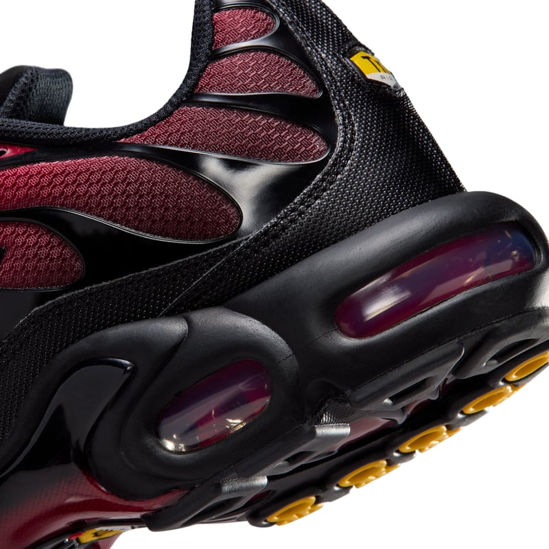 Sneakersy Nike Air Max Plus "Tough Red & Black" | Mezczyzni | Sportstyle | 08 | SPORTSHOWROOM
