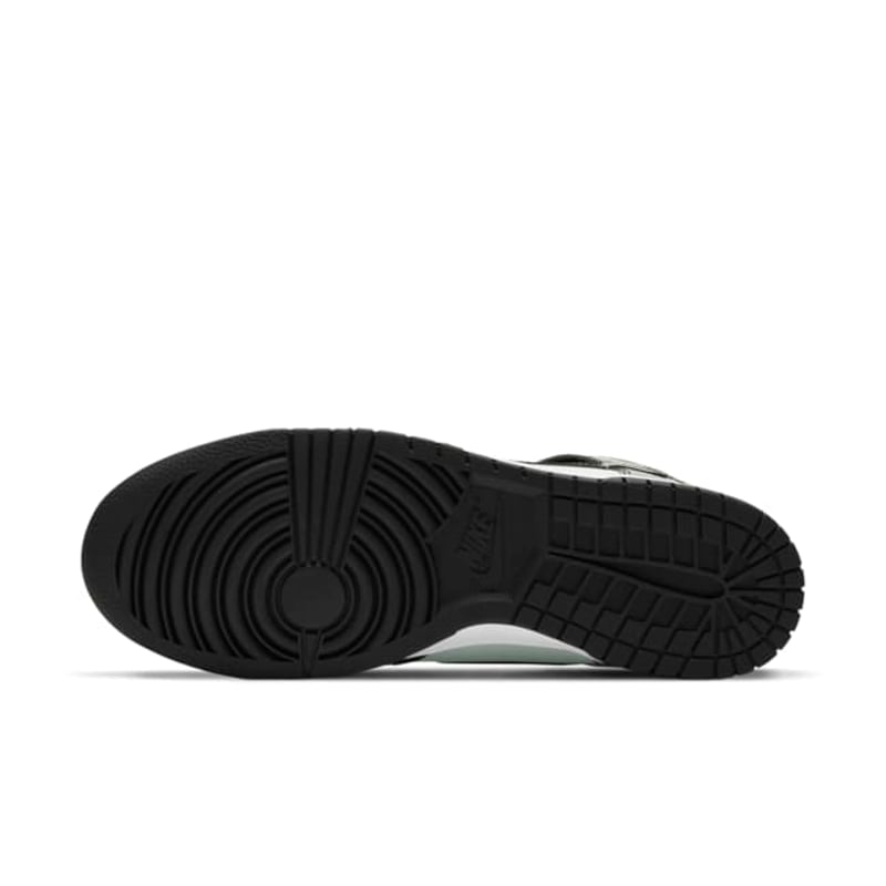 Nike Dunk High SE DD1398-300 02