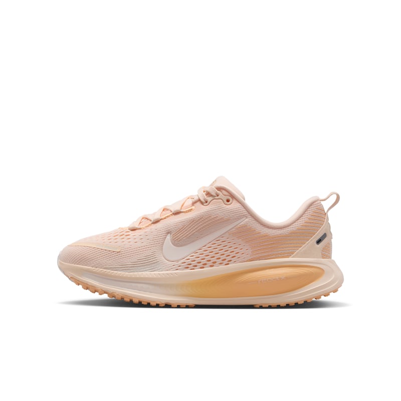 Nike Vomero 18 HQ2157-800 01