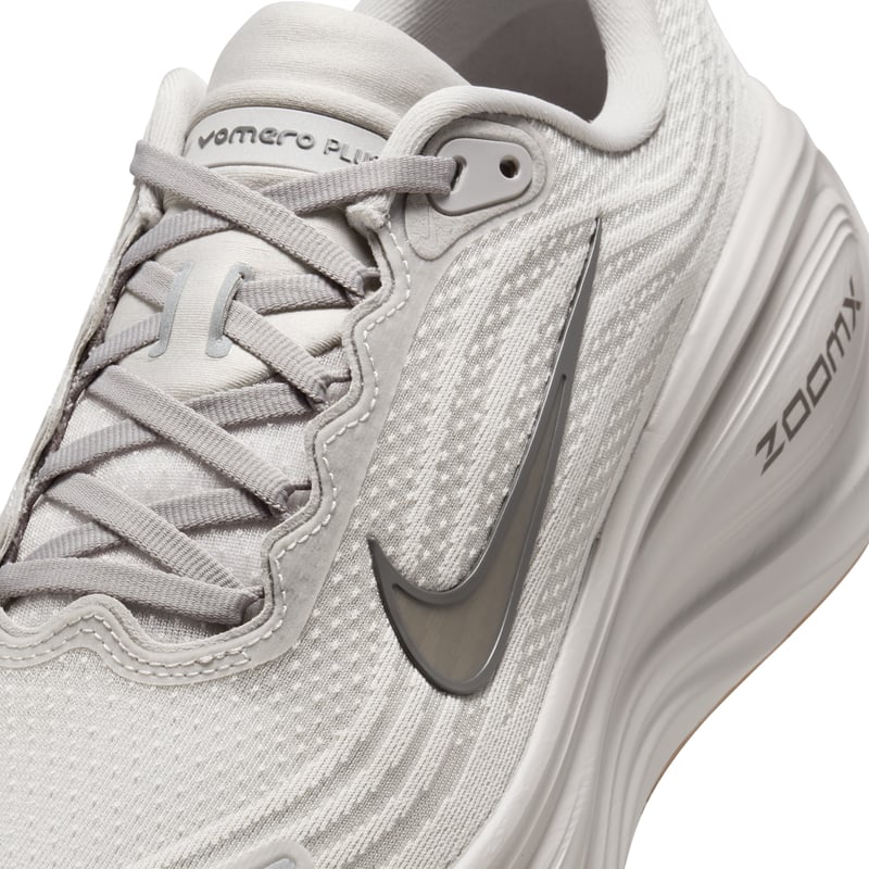 Nike Vomero Plus HV8150-005 07