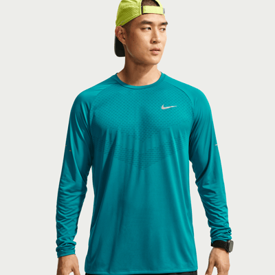 Nike Stride Dri-FIT ADV Long-Sleeve Shirt "Bright Spruce" | Herren | Laufen | 01 | SPORTSHOWROOM