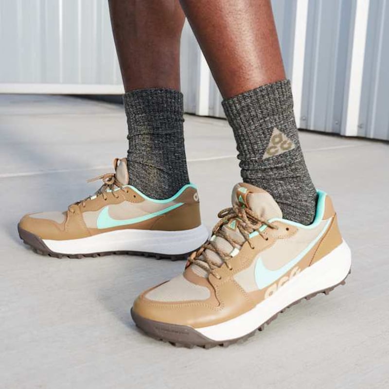 Nike ACG Lowcate DX2256-200 02