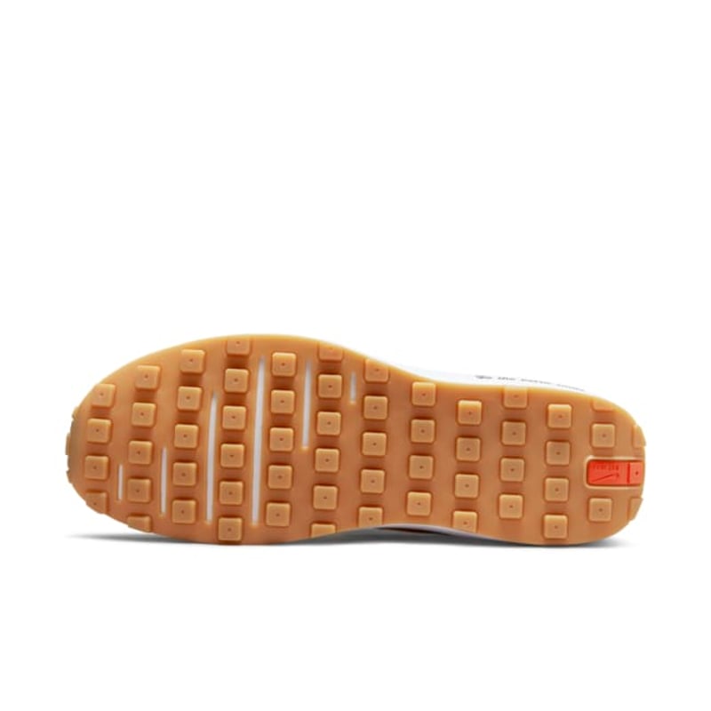 Nike Waffle One SE DO5850-700 02