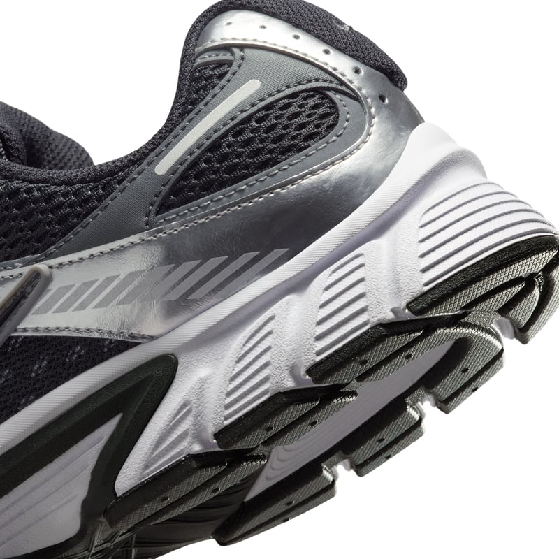 Nike V5 RNR Sneaker "Black & Smoke Grey" | Herren | Sportstyle | 08 | SPORTSHOWROOM