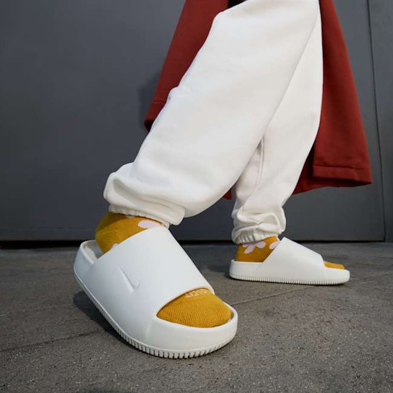 Nike Calm DX4816-100 02