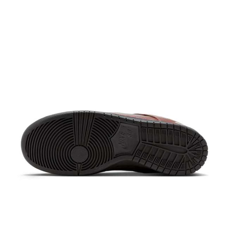 Nike SB Dunk Low Pro x Limosine Skateboards HJ4131-200 02