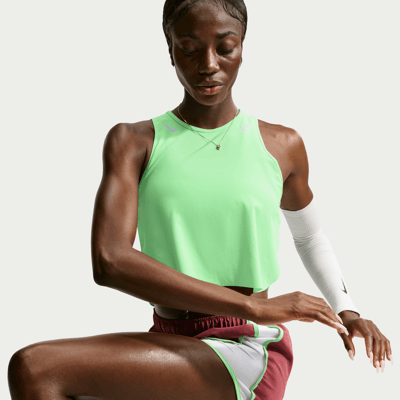 Nike AeroSwift Dri-FIT ADV Cropped Tanktop "Illusion Green & Aluminum" | Dames | Hardlopen | 01 | SPORTSHOWROOM